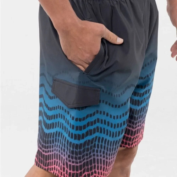 Men US Apparel Sonar Swimtrunks Medium full elastic  board shorts 4-way stretch - Picture 2 of 7